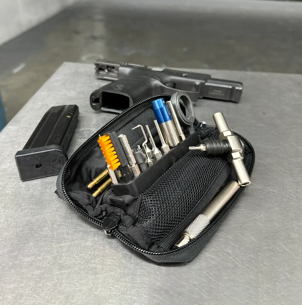 Kit d'outils pour armes de poing et optiques 2.webp